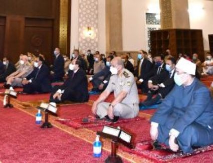 الرئيس السيسى وكبار رجال الدولة يؤدون صلاة عيد الأضحى بالعلمين الجديدة