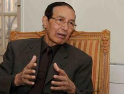 القلعة الحمراء تنعي نقيب الإعلاميين الأسبق