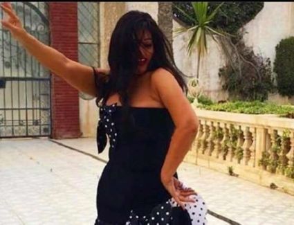عادت الفنانة المصرية فيفي عبده إلى الرقص في الحفلات من جديد،