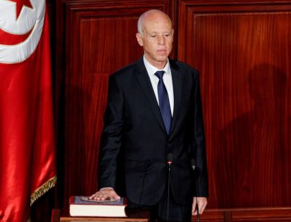 رويترز: دول مجموعة السبع، تحث على العودة إلى النظام الدستوري في تونس.