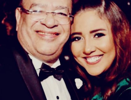 صلاح عبد الله ل مي كساب:  ليّا الفخر إني شهدت على عقد جوازك