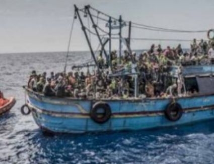 إحباط ثمانية عمليات هجرة غير شرعية إلى إيطاليا