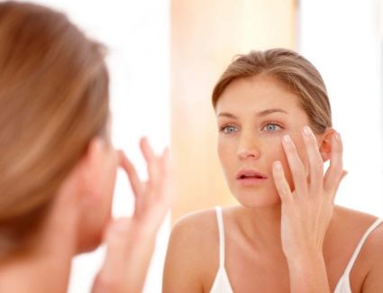 للعناية بالبشرة: 4 نصائح تقلل من ظهور علامات الشيخوخة