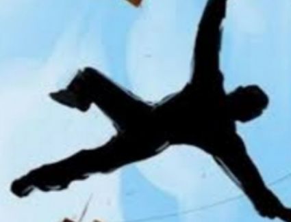 مصرع شخص بعد سقوطه من الطابق السادس 