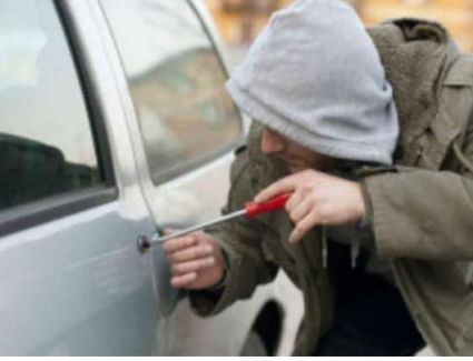 حبس عاطل بتهمة سرقة سيارة بمصر الجديدة 