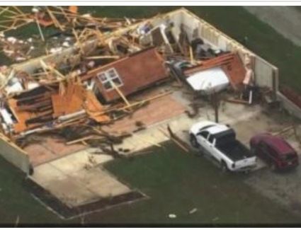 ولاية ميسوري يدمرها إعصار جوي تدميراً هائلاً 