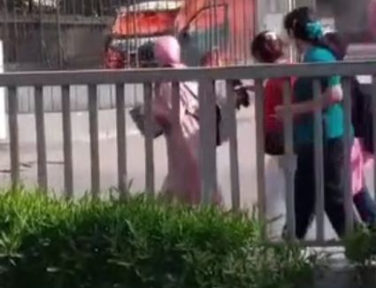 حريق هائل يلتهم سيارة ميكروباص داخل جامعة عين شمس.. اعرف التفاصيل