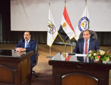 بمشاركة 300 طالب رئيس جامعة بني سويف يفتتح فعاليات دورة إعداد القيادات الطلابية