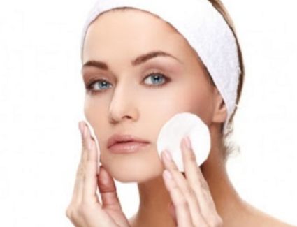 طريقة ضرورية للعناية بالبشرة الدهنية 