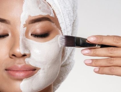 لك، أهم وصفات النشاوالحليب ولبان الذكر لتفتيح البشرة..  تعرفي عليهم