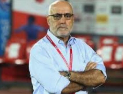 إصابة المدير الفني لاتحاد الكرة بفيروس كورونا 