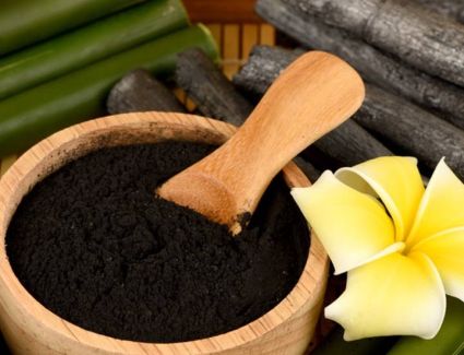 تعرف على وصفات ماسك الفحم لشعر قوي وصحي