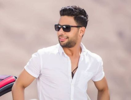 قبل حصوله على الإقامة الذهبية، أحمد جمال ينتهي من تسجيل أحدث أغانيه الوطنية