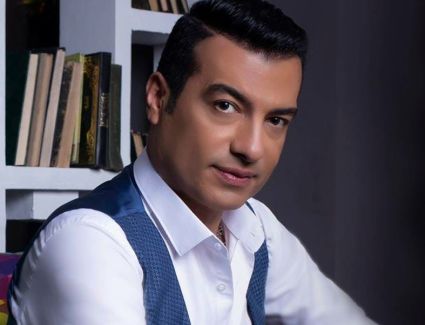 إيهاب توفيق يطرح أحدث أغانيه بعنوان "ابوس قلبك"