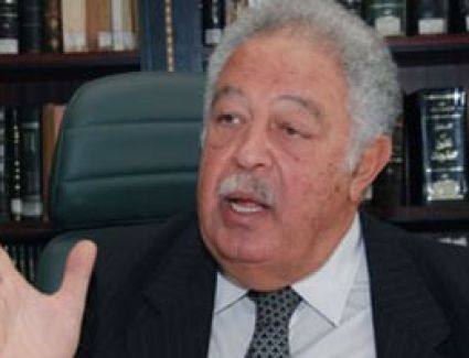 وفاة رجائى عطية نقيب المحامين أثناء تواجده بمحكمة جنايات إمبابة بالجيزة