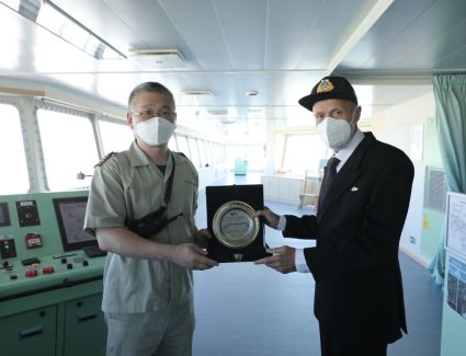 عبور السفينة العملاقة لقناة السويس الجديدة