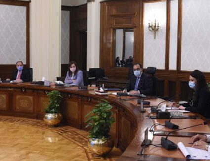 رئيس الوزراء يتابع الموقف التنفيذى لبرنامج التنمية المحلية فى صعيد مصر