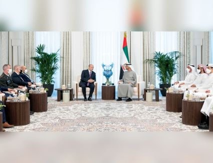 محمد بن زايد يستقبل رئيس وزراء إسرائيل