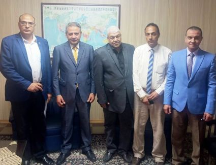 قال حسن امام مستشار المجموعة الافريقيا :السيسى يقود حركة الاستثمار فى إفريقيا Hassan Emam, the advisor of the African group, said: Sisi leads a free