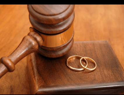  صديقت العمر قامت بسرقة زوجى وحياتى واستكردونى 