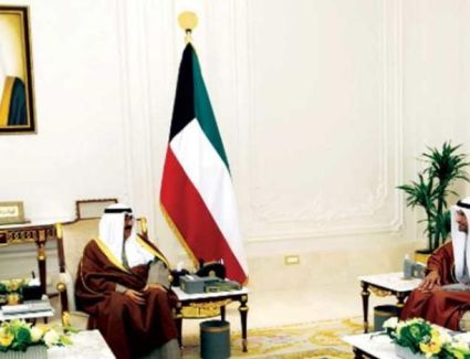 ولي عهد الكويت يستقبل أمين «مجلس التعاون» بمناسبة انتهاء فترة عمله