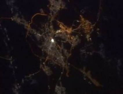 مشهد مذهل لمكة المكرمة من محطة الفضاء الدولية تلتقطه رائدة الفضاء السعودية