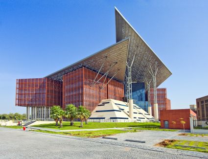 "قضاء أبوظبي": الحبس 5 سنوات و500 ألف درهم غرامة الإضرار بسمعة الدولة ومؤسساتها