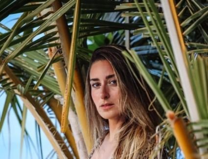 الفنانة أمينة خليل تثير الجدل من المالديف