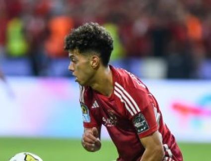 نقل إمام عاشور للمستشفى بعد إصابته فى مباراة الأهلى والإسماعيلي