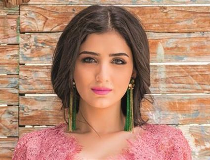 مي عمر تحتفل بفوزها في مسابقة أجمل 100 وجه في العالم للعام الثاني على التوالي