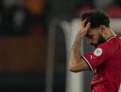 صلاح يخضع لإجراء أشعة اليومَ من أجل تحديد موقفه بعد الإصابة.. وهذه هي فرص المشاركة