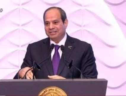 الرئيس السيسى يرحب بـ"صفاء أبو السعود".. والفنانة: "بعد العيد هاتشوفوا مفاجأة