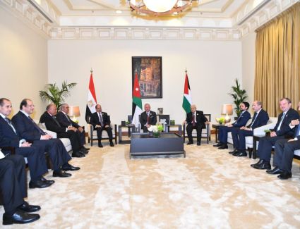 قمة ثلاثية بين مصر والأردن وفلسطين على هامش مؤتمر الاستجابة الإنسانية الطارئة في غزة
