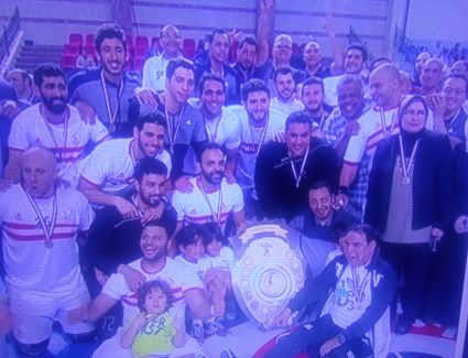 الزمالك يفوز بالدورى ويتفوق على الأهلى ٢١_١٨ لكرة اليد