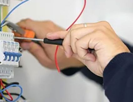 خلال يومين.. ضبط 16011 قضية سرقة كهرباء ومخالفات شروط التعاقد