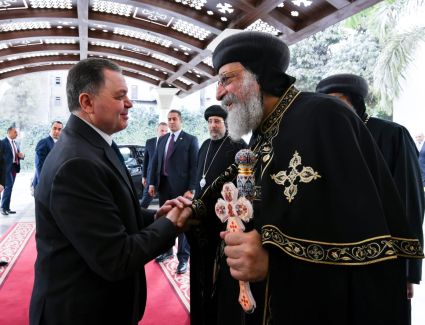 البابا تواضروس يستقبل وزير الداخلية للتهنئة بالعيد ويؤكد: جهاز الشرطة حائط الصد ودرع الأمان الذي يحمي المواطن